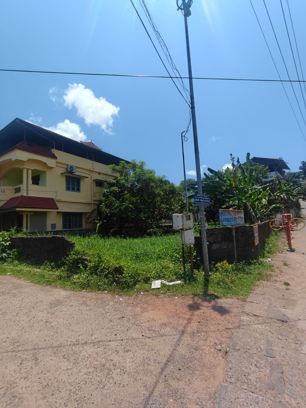 Padamughal Eastern Villa 4.5 Cent Land — view 2